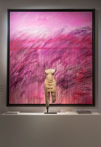Entre vermeil de l'orfèvrerie de Strasbourg, Louis XIV, arts d'Asie et Eileen Gray. La semaine de la XXVIIe Biennale des antiquaires 2014, Paris