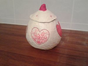 Boîte en papier mâché