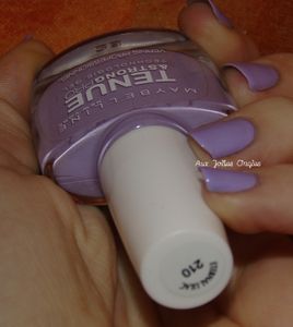 Vernis Maybellyne n°210: un joli parme