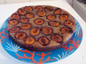 brownie aux quetsches et éclats d'amandes