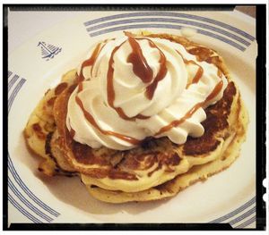 crêpiaux de banane et chantilly-caramel beurre salé