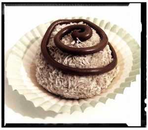 boule de mousse au chocolat-coco au coeur guimauve