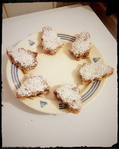sablés au chocolat blanc fourré à la crème mousseline au chocolat noir