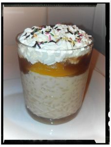 verrine riz au lait accompagné de crème de marron vanillé et abricot chantilly