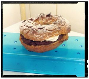 paris brest à la mousse au chocolat noir praliné- chantilly