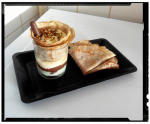 cône de crêpe à la crème chocolat blanc et nutella pistache