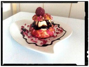 profiterole girly vanille framboise sauce chocolat