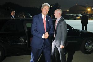 Son micro branché à son insu, Kerry exprime son irritation à l'égard d'Israël