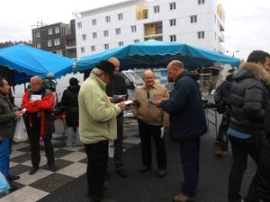 Cap à Gauche sur le marché de l'Avenue d'Annecy à Chambéry le Haut