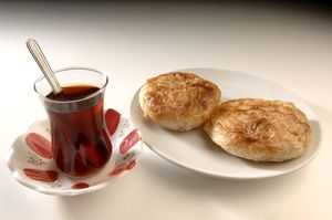 Le Boyoz petite boule croustillante turque spécialité d'Izmir