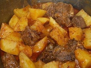 Le Ayva yahnisi ou Ragout de coings, de saison .
