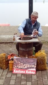 Kebab de Châtaignes , en manger est un acte pieux.
