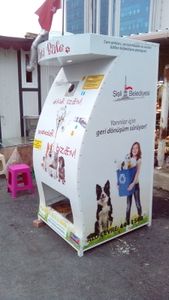 Les "PATİ BÜFE ", buffets pour chien de rue en Turquie