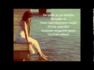 Küçüğüm », « Je suis petite » de Sezen Aksu pour le 8 mars