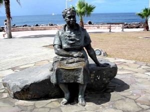 Statue près du kiosque