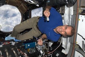 TB (TB5JJN1) dans l'ISS avec l'astronaute Rick Mastracchio