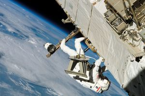 Sortie dans l'espace (ISS)