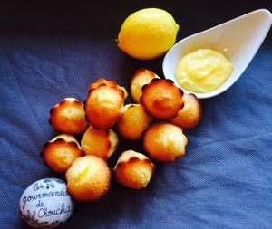Financiers au lemon curd