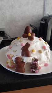 Jeudi des internautes : mon pinata cake de Pâques revisité par Marie et Laetitia