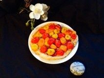Tarte fines aux tomates multicolores et moutarde miel épices