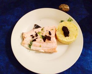 Saumon à l'aneth et à la truffe, et sa purée de pomme de terre truffée