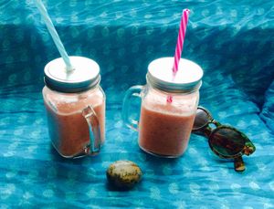Smoothie ananas, gingembre, pomme orange et framboise
