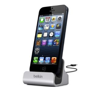 Offre éclair : Belkin F8J045BT Station de charge et synchronisation avec connecteur Lightning pour iPhone 5, iPhone 5S, iPhone 5C, iPod Touch 5G, iPod nano 7G