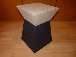 Le tabouret diabolo.