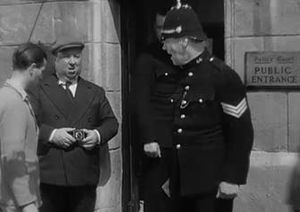 YOUNG AND INNOCENT (Alfred Hitchcock, 1937)