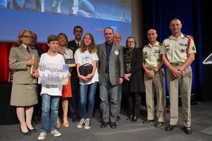 Grand Prix 2014 « Raconte-moi la Défens » remis au collège Orabona de Calvi, partenaire du 2e REP (Copyright ECPAD).