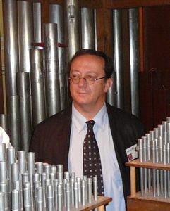 Hervé Désarbre.
