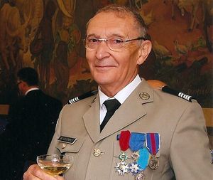 Hommage au colonel Bruno Guitard.