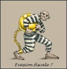 La grande évasion fiscale allègrement pratiquée sous le transit de Pluton en Sagittaire est révélée au grand jour à l’aube du 7e carré parfait du cycle d’Uranus-Pluton Bélier Capricorne