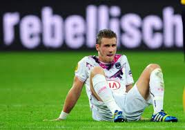 Les joueurs stars du foot jouent-ils trop de matchs?