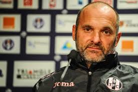 Pascal Dupraz entraîneur de Toulouse voit la vie en Rose