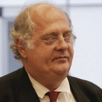 Retour en arrière au moment de la retraite sur une vie bien remplie.