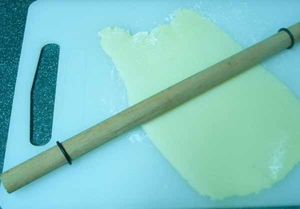 PATE A FLEURS : TRUCS ET ASTUCES DE FABRICATION DES FLEURS