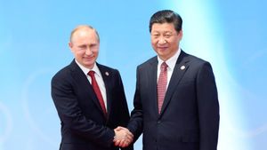 L’autre front : la mise au pas des Russes et des Chinois