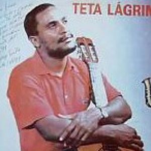 Teta Lágrimas vende mais de mil discos em sessão de autógrafos