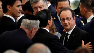Pourquoi Hollande n'a pas porté de kipa aux obsèques de Peres ?