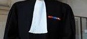 Avocats: pas de signes distinctifs sur la robe, mais le port des décorations demeure autorisé
