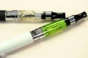 Vapotage: 5 associations déposent un recours devant le Conseil d'Etat pour contester l'ordonnance du 19 mai 2016