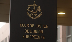 Une assignation à résidence n’a pas d’effet privatif de liberté comparable à celui d’une incarcération selon la CJUE