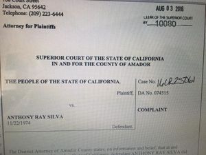 Une plainte vise le maire californien de Stockton pour avoir joué au strip-poker avec des adolescents mineurs