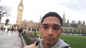 LES AUTRES FRANCAIS DE LONDRES : Julien