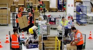 1 000 000 de colis expédiés le 8 décembre et un camions rempli toutes les 2'30''... les records logistiques de Noël.