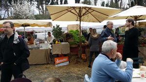 Marché slowfood à Château-Roussillon/élevage: l'enjeu des races locales! interviews de Martin Quintana, Nicolas et Thérése Miralles par Nicolas Caudeville
