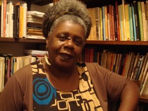 La romancière Conceiçao Evaristo. Née dans une favela de Belo Horizonte, elle a mené ses études tout en travaillant comme domestique. Devenue docteur en littérature et professeur à l'université de Rio de Janeiro, elle a publié de nombreux ouvrages dont un magnifique le roman, "Poncia Vicencio", vient d’être traduit en français.