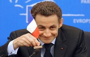 France: Sarkozy, entouré par les affaires