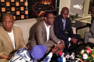 Ebola en Guinée: un concert du chanteur Youssou Ndour à Conakry reporté